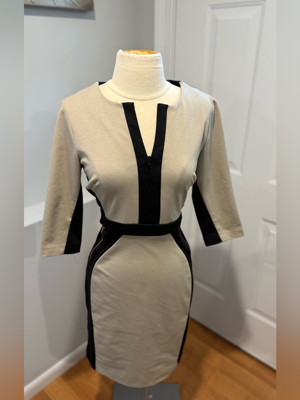 Gabby Skye Color-block Beige and Black Sheath Dress (27)